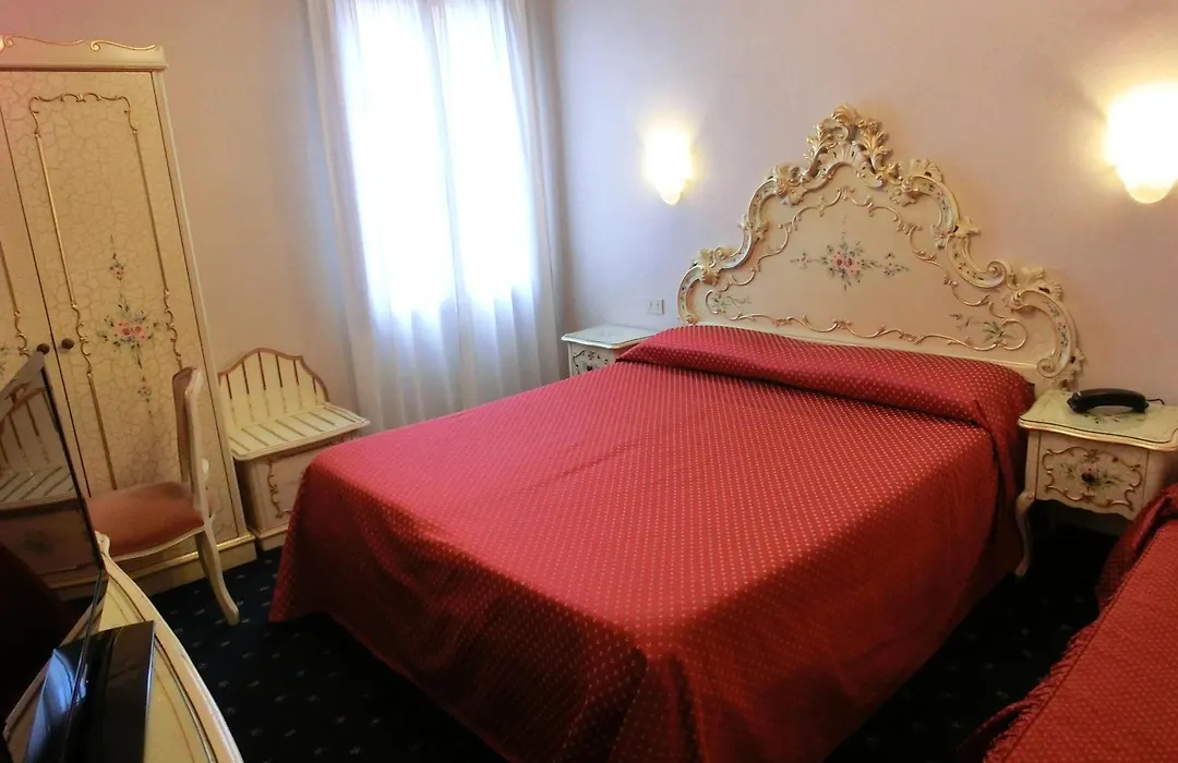 Hotel Diana-1