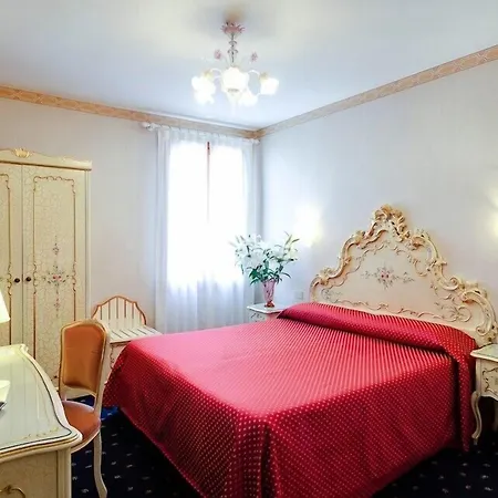 Hotel Diana-2